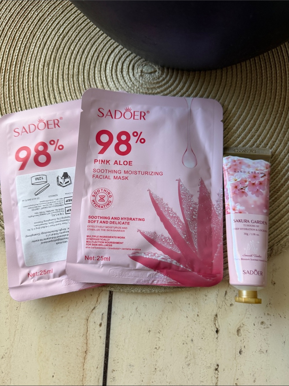Sadoer98% Pink Aloe Soothing Moisturizing Facial Mask x 2 & Cherry Blossom Cream